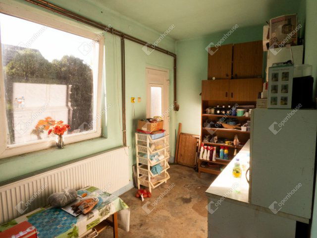 Eladó családi ház, Csörnyeföldön 36 M Ft, 4 szobás