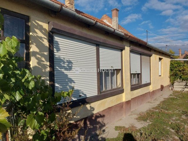 Eladó családi ház, Izsákon 21.5 M Ft, 3 szobás