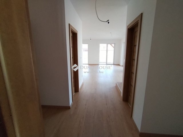 Eladó ikerház, Szegeden 175 M Ft, 6 szobás / költözzbe.hu
