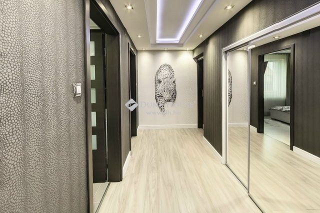 Eladó családi ház, Szigethalmon 259.9 M Ft, 7 szobás