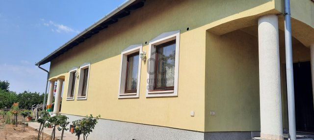 Eladó családi ház, Lakitelken 155 M Ft, 5 szobás
