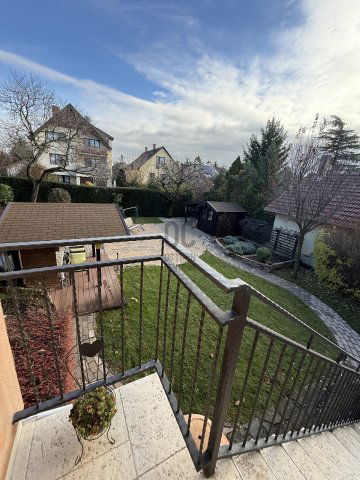 Eladó családi ház, Budaörsön 320 M Ft, 7 szobás