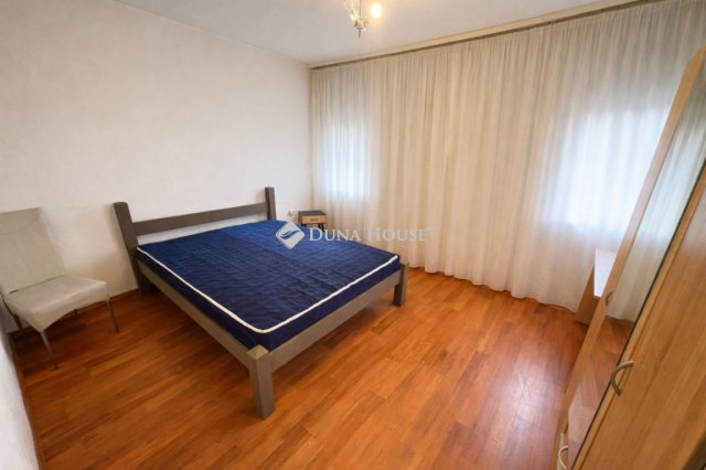 Eladó panellakás, Gödöllőn 61.5 M Ft, 2 szobás