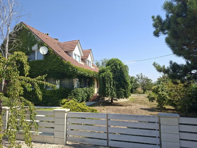 Eladó családi ház, Tószegen 89 M Ft, 5 szobás