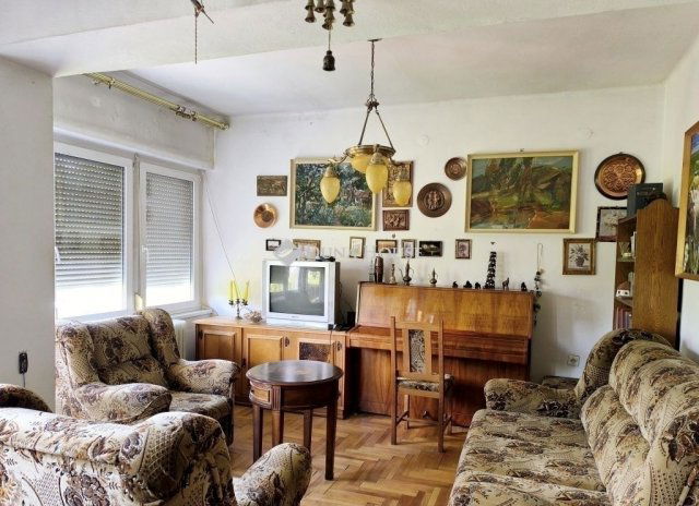 Eladó téglalakás, Vácon 89 M Ft, 4 szobás