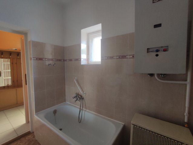 Eladó családi ház, Sándorfalván 63 M Ft, 3 szobás
