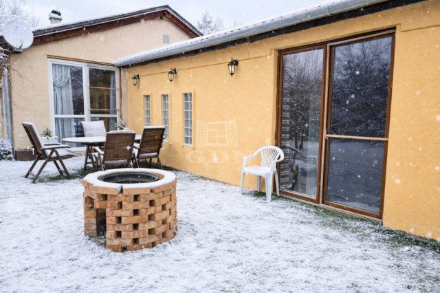 Eladó családi ház, Pócsmegyeren 84.9 M Ft, 3+4 szobás