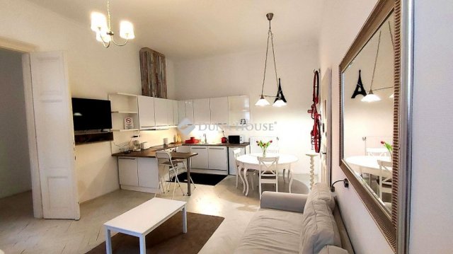 Eladó téglalakás, Budapesten, V. kerületben 189 M Ft, 3 szobás