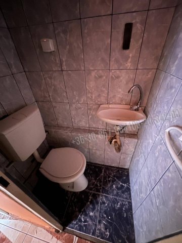 Eladó panellakás, Dunaújvárosban, István utcában 34.9 M Ft