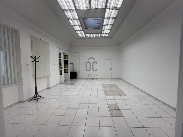 Kiadó ipari ingatlan, Debrecenben 300 E Ft / hó