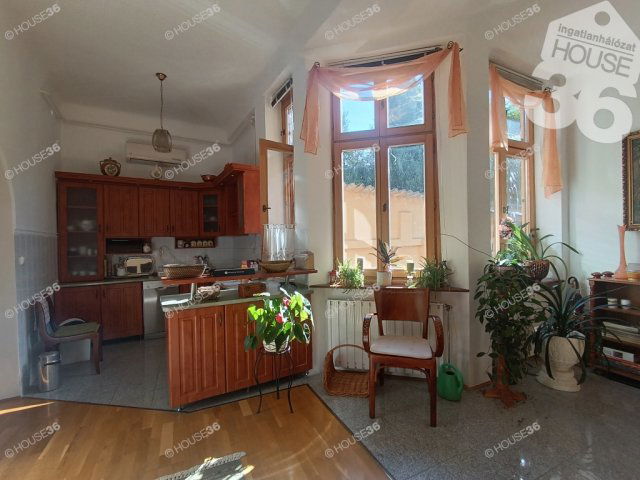 Eladó családi ház, Kiskunfélegyházán 59.9 M Ft, 4 szobás