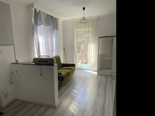 Eladó ikerház, Monorierdőn 0.18 M Ft, 2 szobás