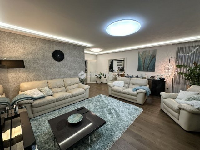 Eladó családi ház, Szentendrén 450 M Ft, 4 szobás