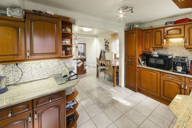 Eladó családi ház, Kecskeméten 119 M Ft, 6 szobás