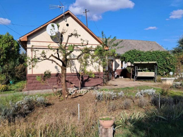 Eladó mezogazdasagi ingatlan, Nagycserkeszen 24.5 M Ft, 3 szobás