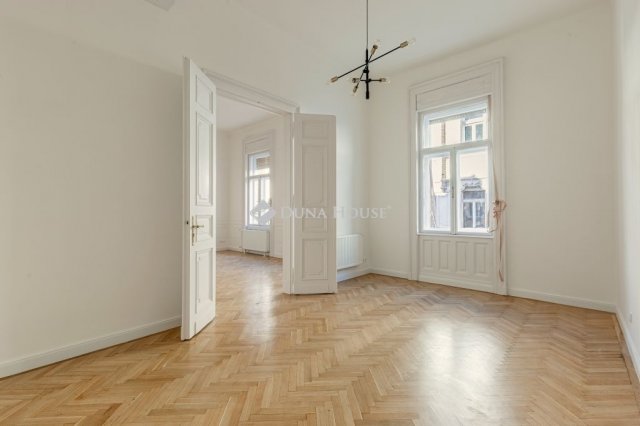 Eladó téglalakás, Budapesten, VIII. kerületben 114.9 M Ft