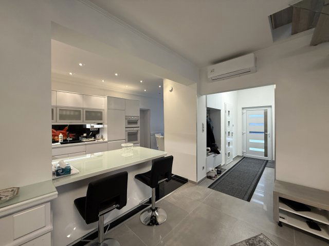 Eladó családi ház, Budapesten, XI. kerületben, Bolygó utcában