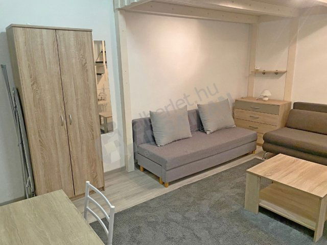 Kiadó téglalakás, albérlet, VI. kerületben, Rózsa utcában