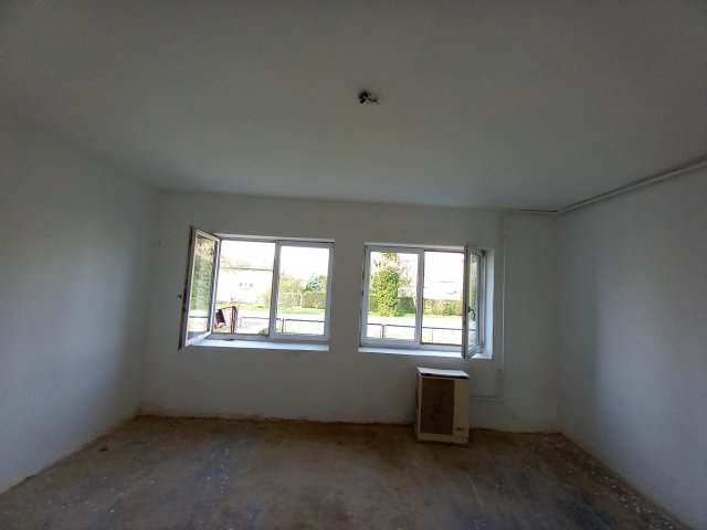 Eladó családi ház, Szabadszentkirályon 15.6 M Ft, 3 szobás