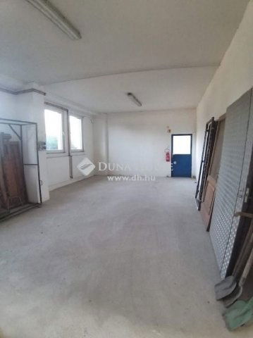 Eladó ipari ingatlan, Szigetújfalun 250 M Ft