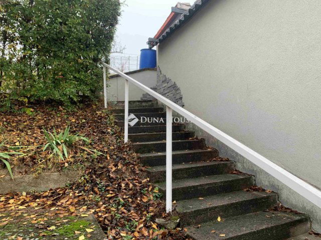 Eladó családi ház, Adonyban 8.9 M Ft, 2 szobás