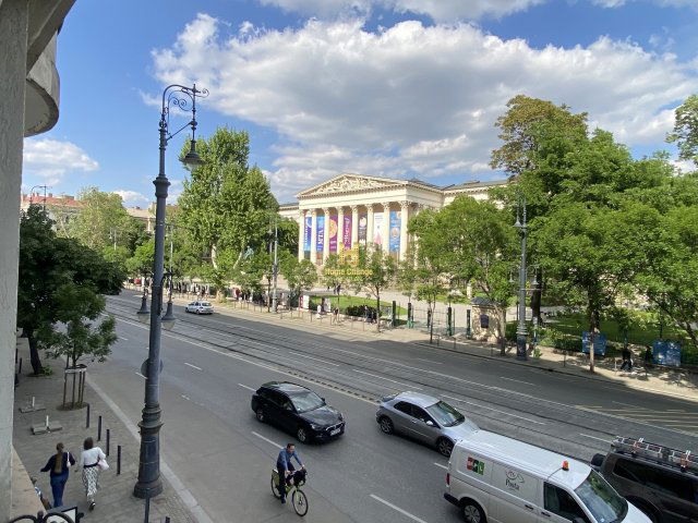 Eladó téglalakás, Budapesten, V. kerületben 97.5 M Ft, 2 szobás