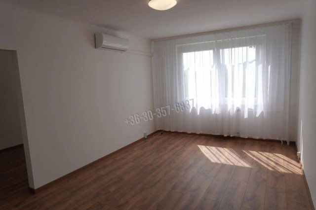 Eladó panellakás, Szegeden, Ipoly soron 64 M Ft, 2+1 szobás