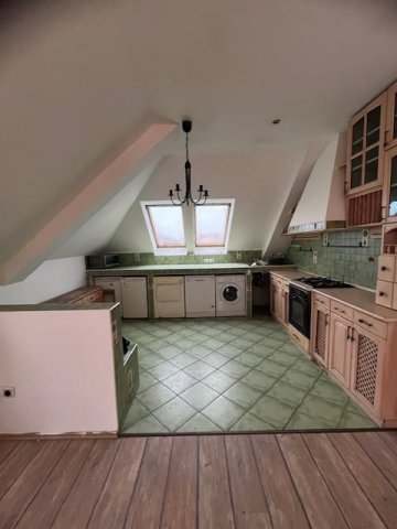 Eladó téglalakás, Tatabányán 66 M Ft, 4 szobás