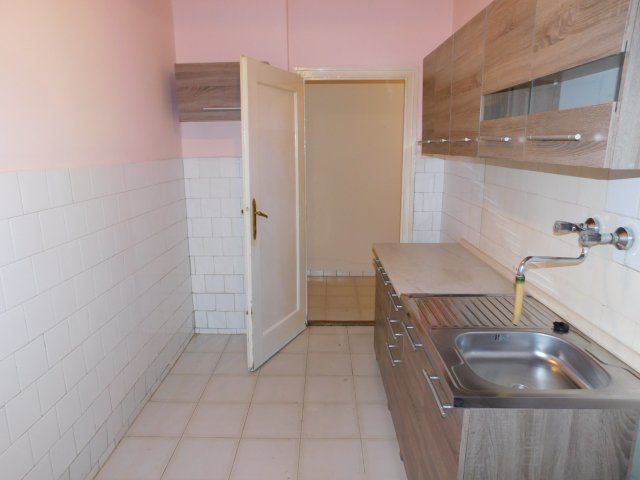 Eladó téglalakás, Szegeden 55 M Ft, 3 szobás