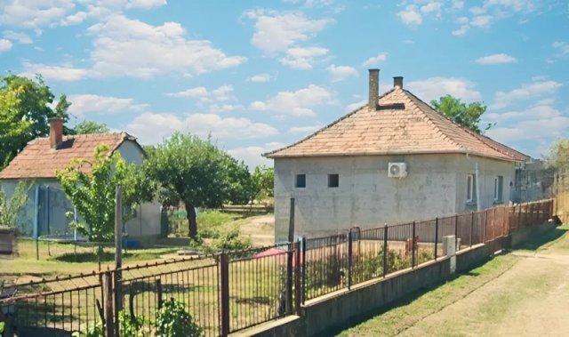 Eladó családi ház, Táborfalván 37.9 M Ft, 2 szobás