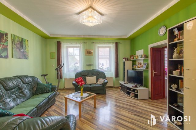 Eladó családi ház, Győrött 101.9 M Ft, 3 szobás