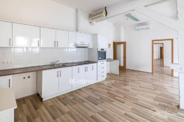 Eladó családi ház, Budapesten, IX. kerületben 907.12 M Ft