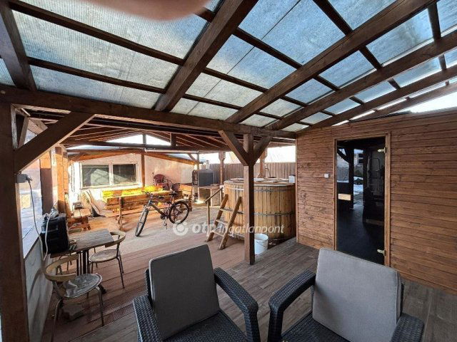 Eladó családi ház, Tégláson 75 M Ft, 2 szobás