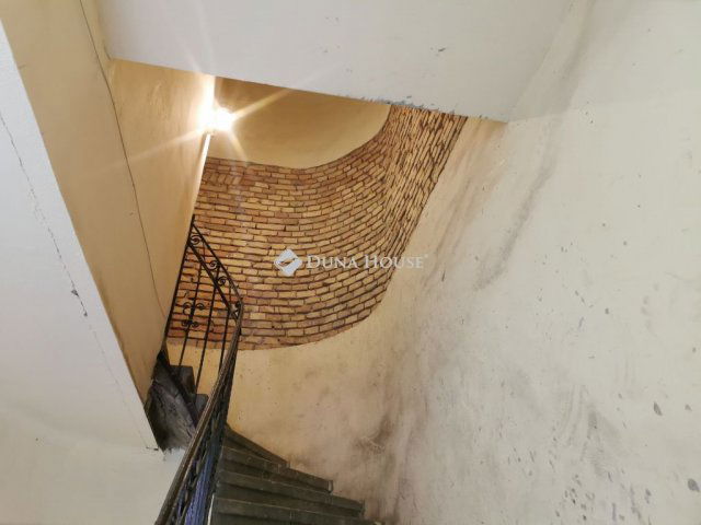 Eladó téglalakás, Budapesten, VIII. kerületben, Mária utcában