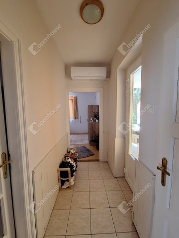 Eladó családi ház, Balatonfenyvesen 130 M Ft, 6 szobás