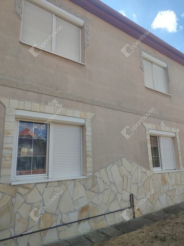 Eladó családi ház, Tatabányán 79.99 M Ft, 4 szobás