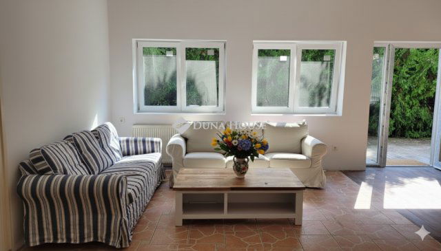 Eladó családi ház, Sóskúton 169.9 M Ft, 4 szobás