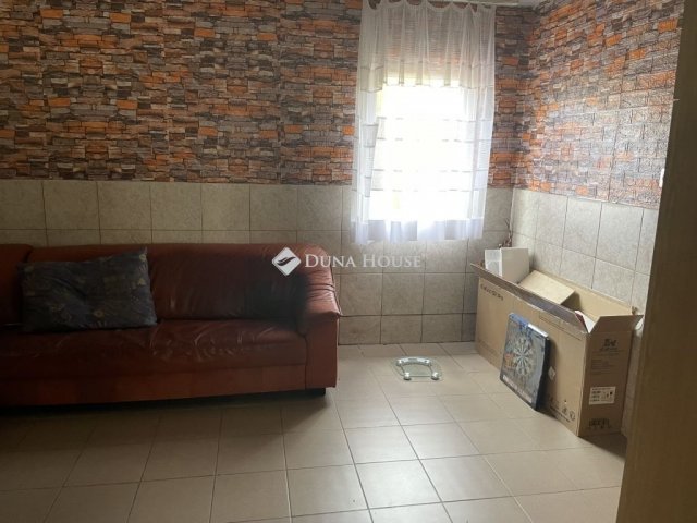 Eladó családi ház, Baján 49 M Ft, 4 szobás