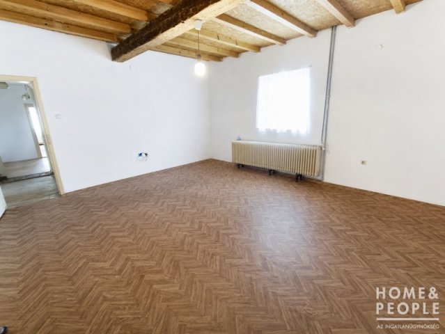 Eladó családi ház, Kübekházán 29.9 M Ft, 3 szobás