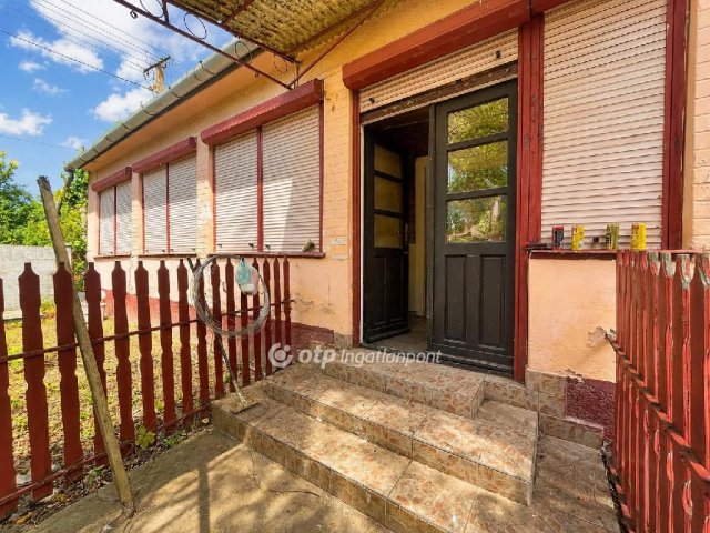 Eladó családi ház, Hencidán 8.5 M Ft, 2 szobás