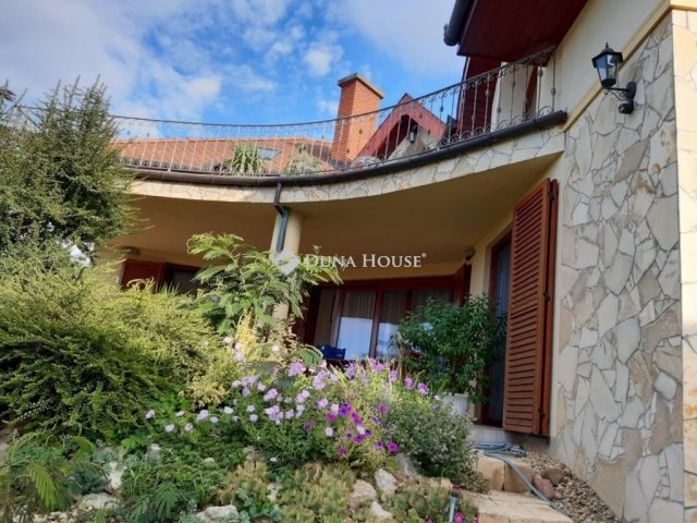 Eladó családi ház, Tordason 250 M Ft, 7 szobás