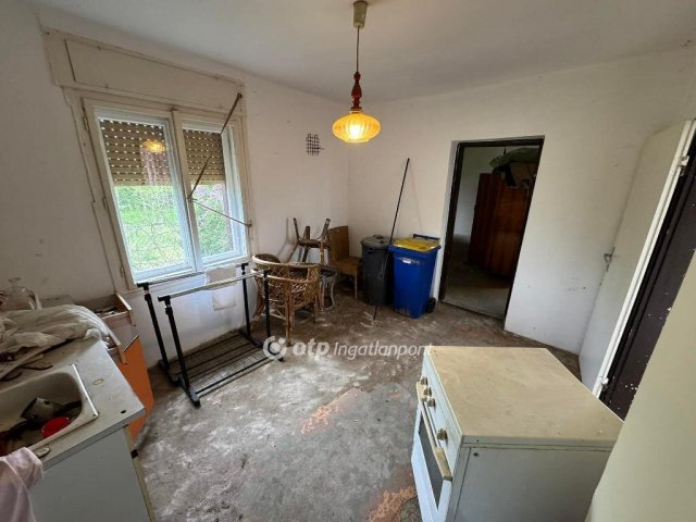 Eladó családi ház, Cegléden 17 M Ft, 1 szobás