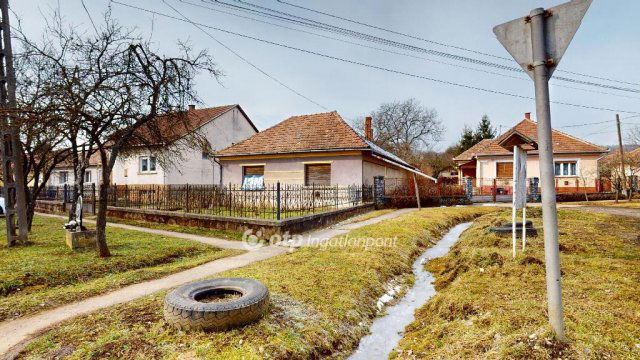 Eladó családi ház, Hangácson 8.99 M Ft, 3 szobás