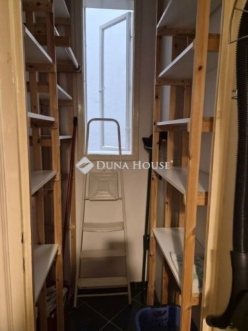 Eladó téglalakás, Budapesten, III. kerületben 140.5 M Ft