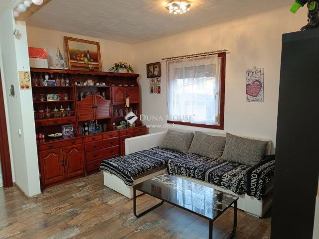 Eladó családi ház, Úrin 85 M Ft, 3 szobás