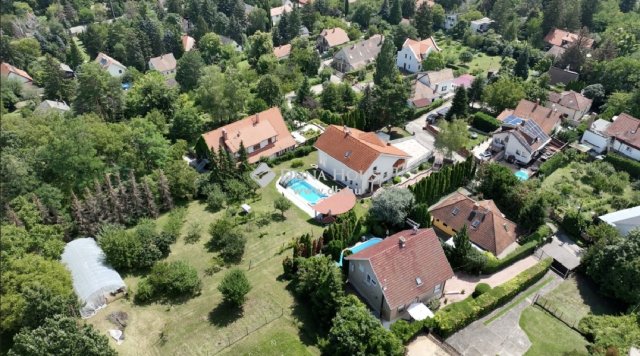 Eladó családi ház, Leányfaluban 543 M Ft, 6+1 szobás