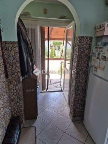 Eladó családi ház, Székesfehérvárott 35 M Ft, 1 szobás