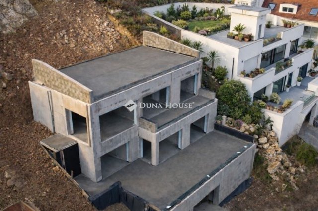 Eladó családi ház, Budapesten, II. kerületben 390 M Ft, 4 szobás