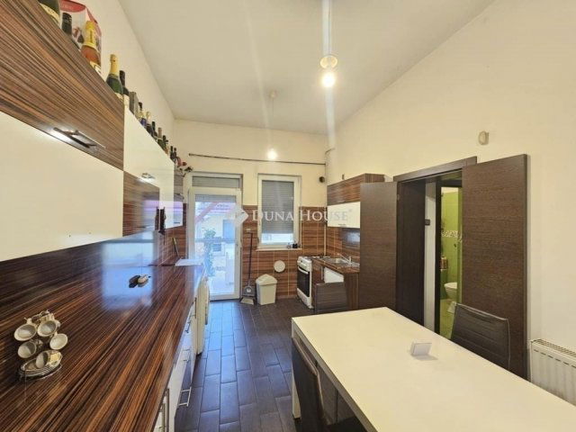 Eladó családi ház, Budapesten, IV. kerületben 139 M Ft, 3 szobás