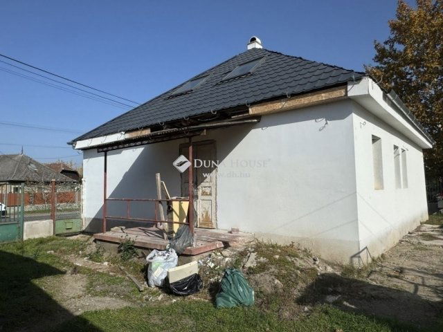 Eladó családi ház, Monoron 50 M Ft, 4 szobás